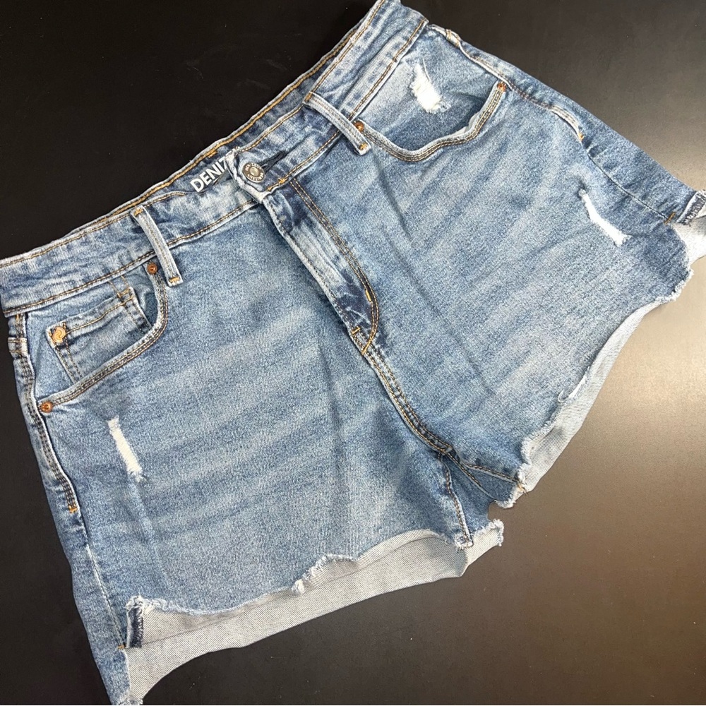 Denizen from Levi's High Rise Shorts Blue Jean Shorts Size 29 (8) EUC